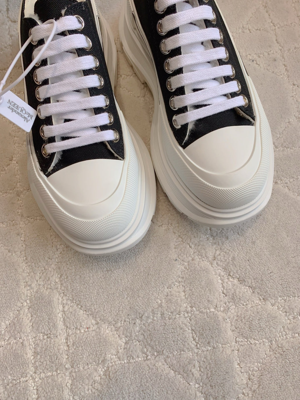 Alexander McQueen Sneaker (Kürklü)