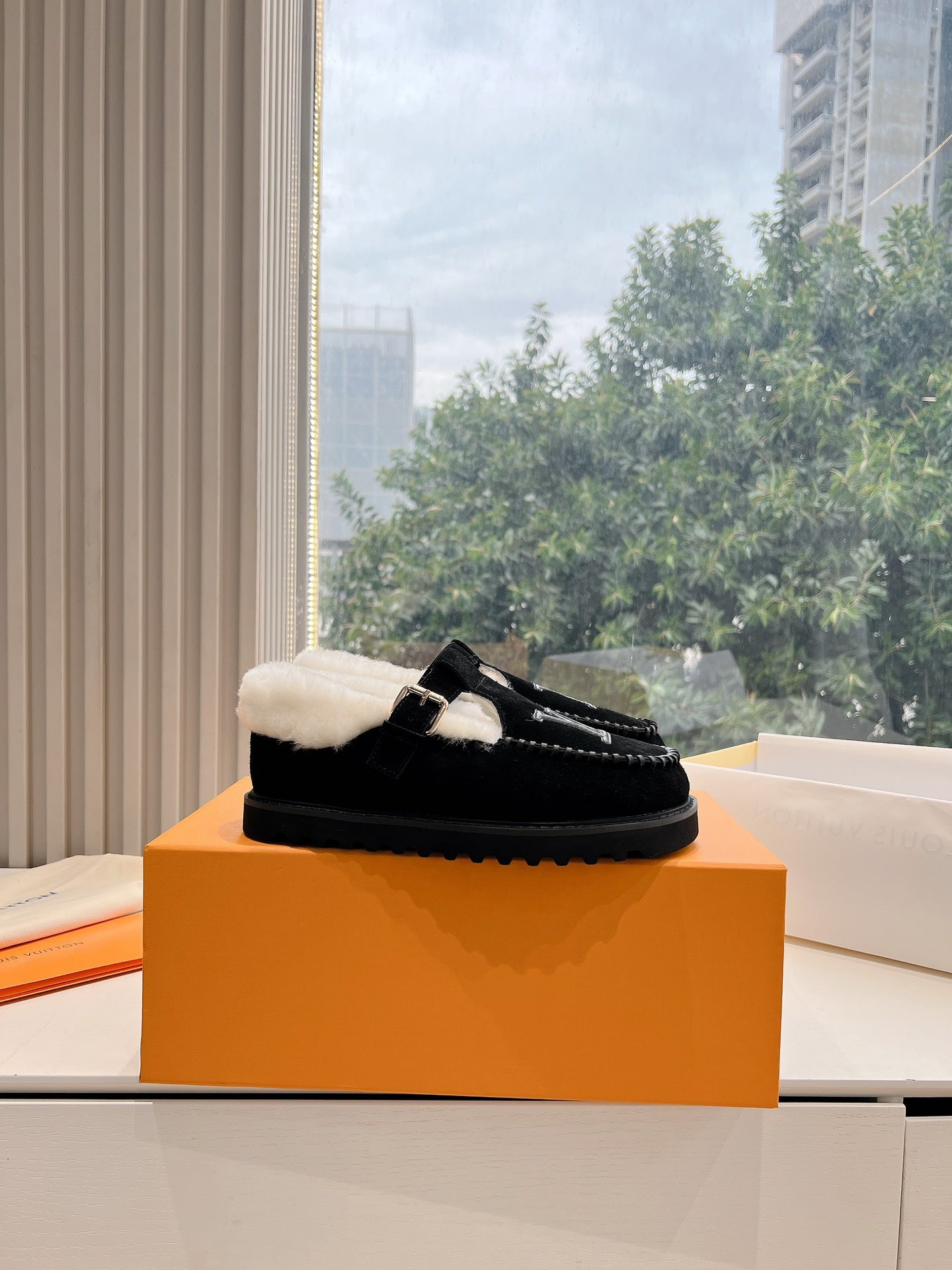 Louis Vuitton Slipper