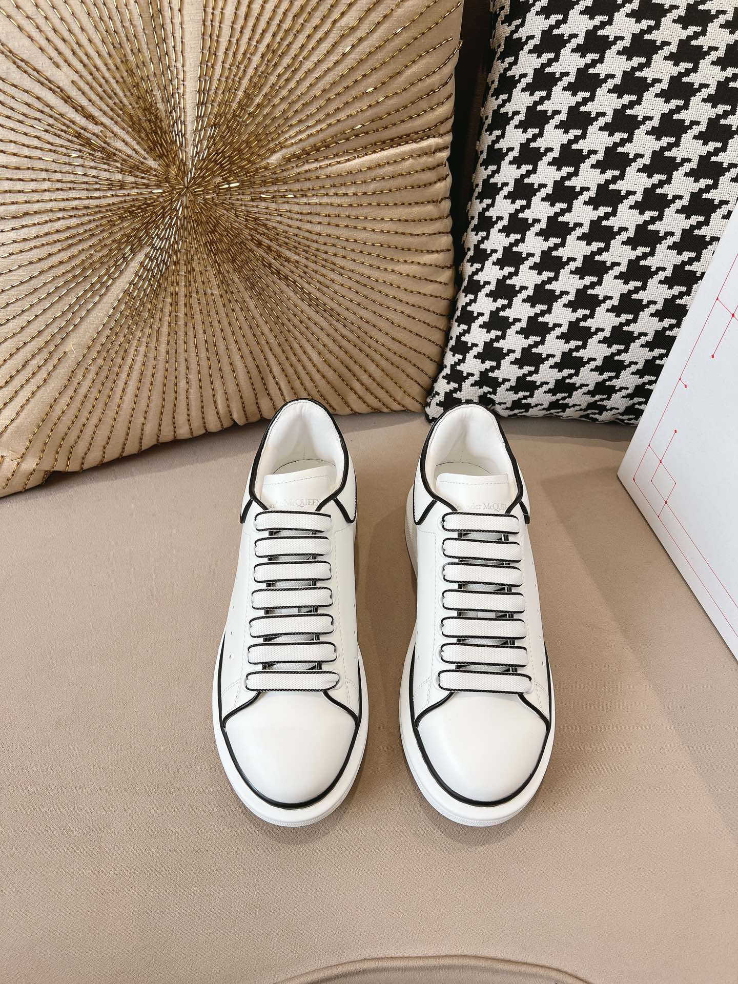 Alexander McQueen Sneaker