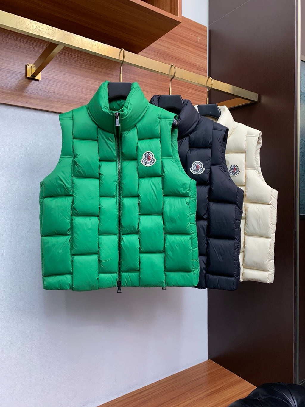 Moncler Yelek
