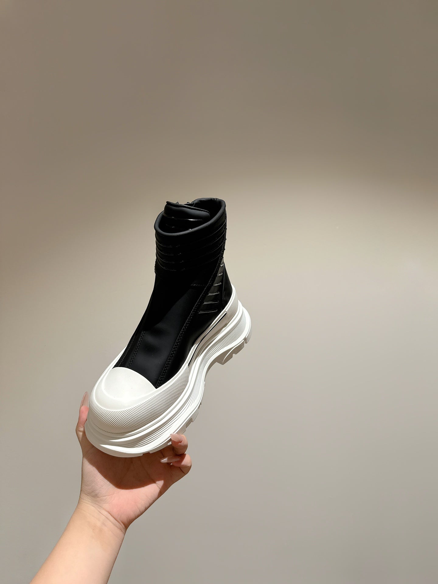 Alexander McQueen Bot