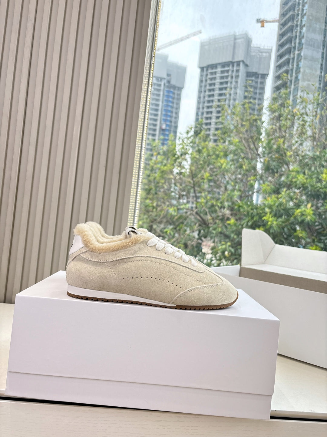 Alo Yoga Sneaker