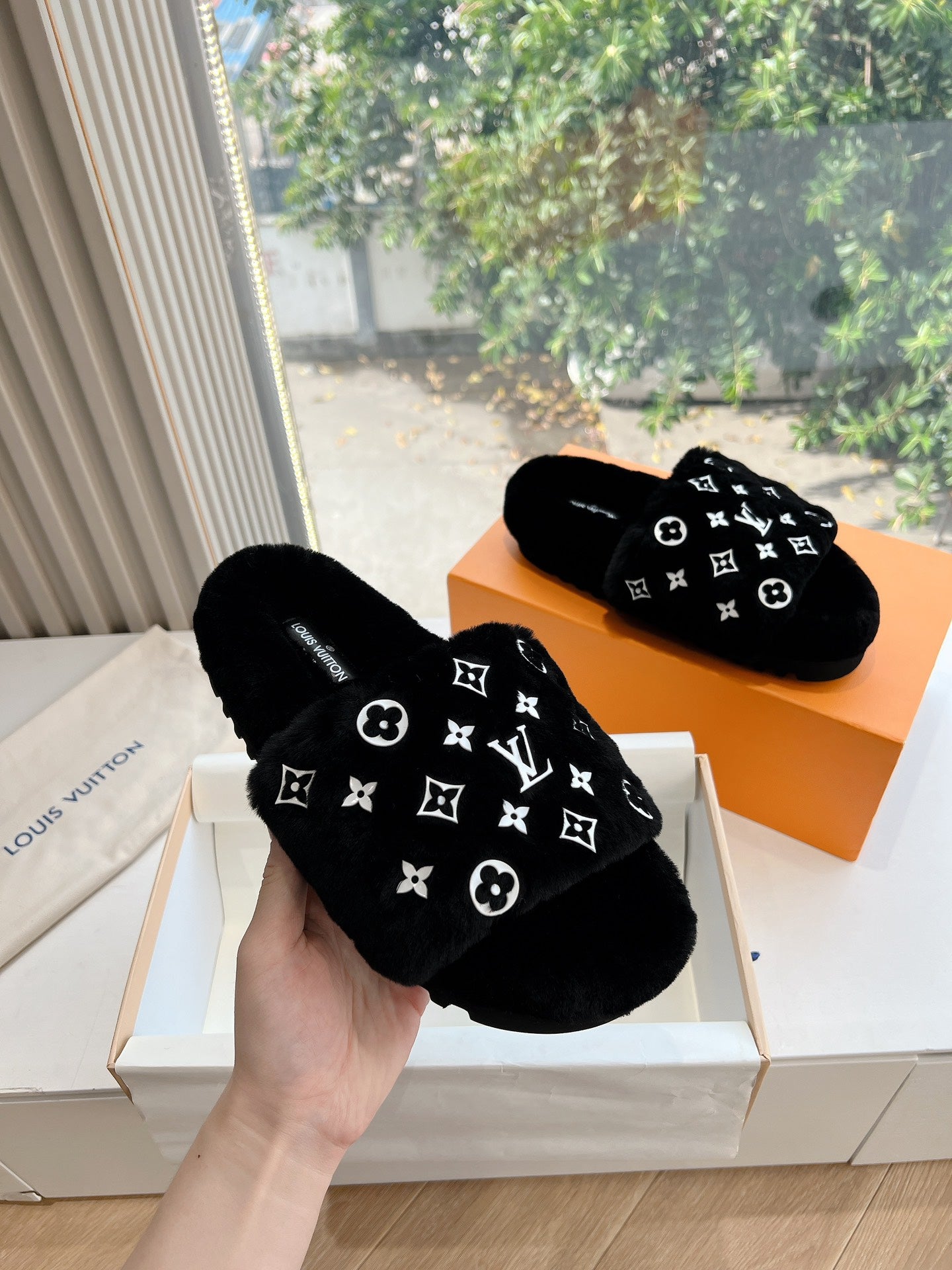 Louis Vuitton Slipper