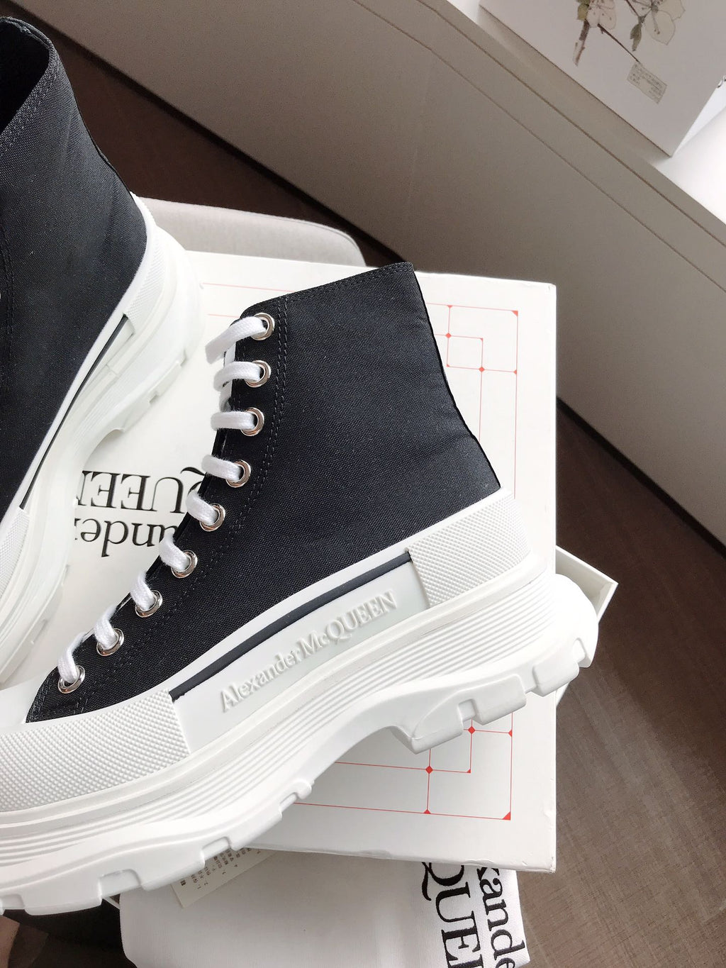 Alexander McQueen Bot