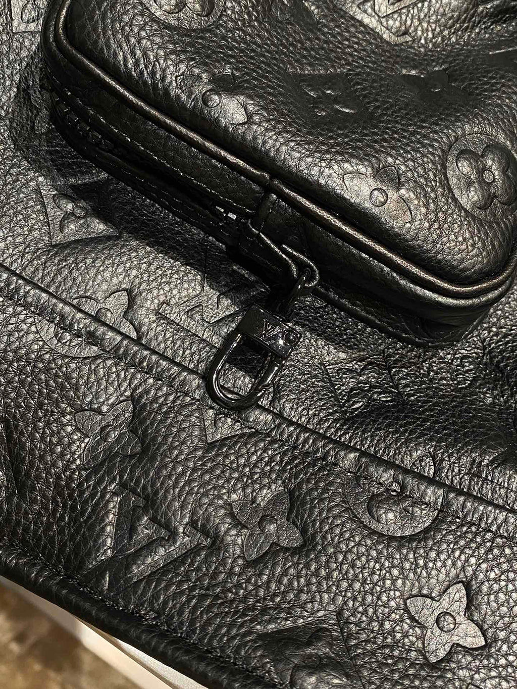 Louis Vuitton Deri Mont