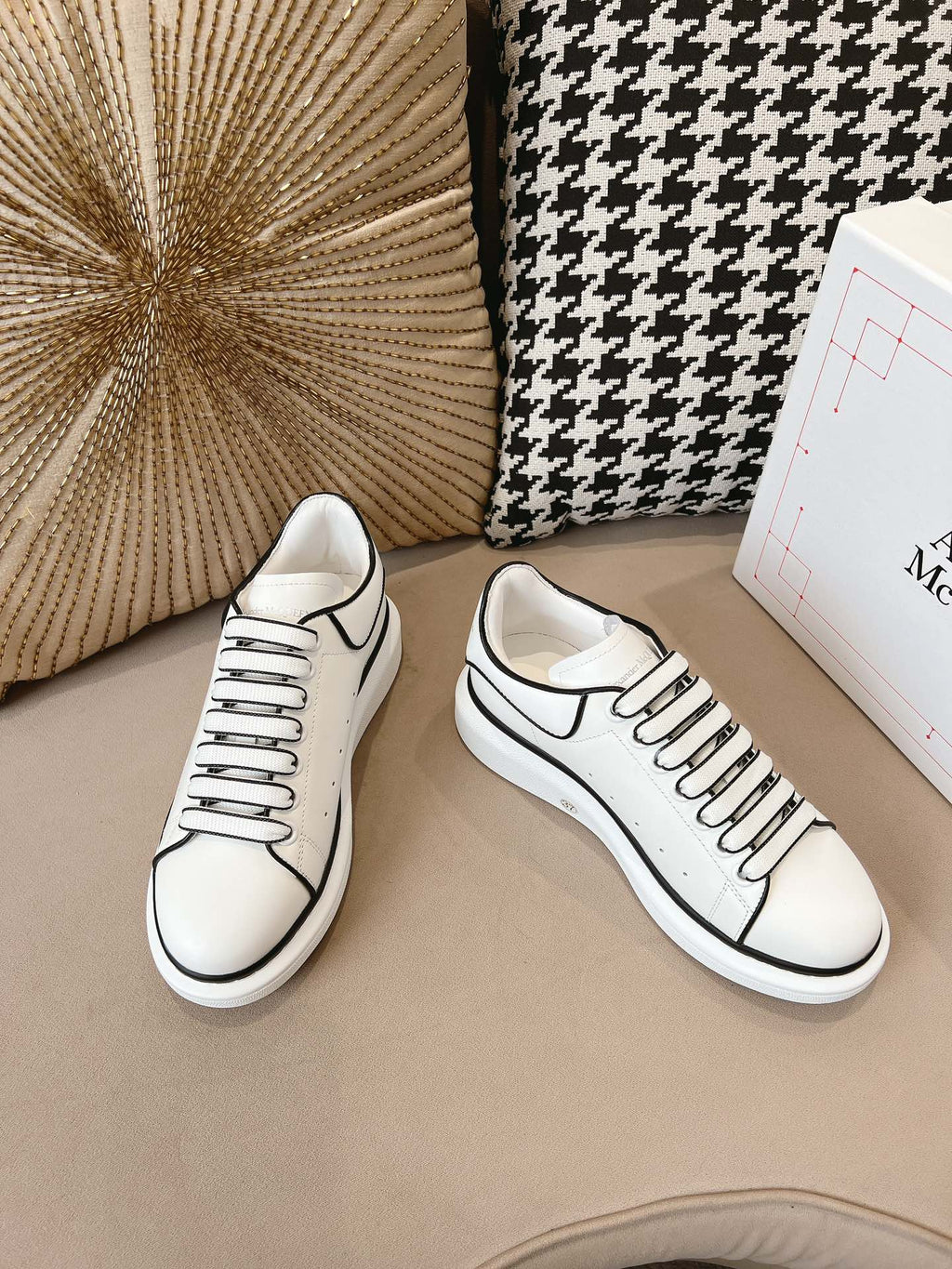 Alexander McQueen Sneaker