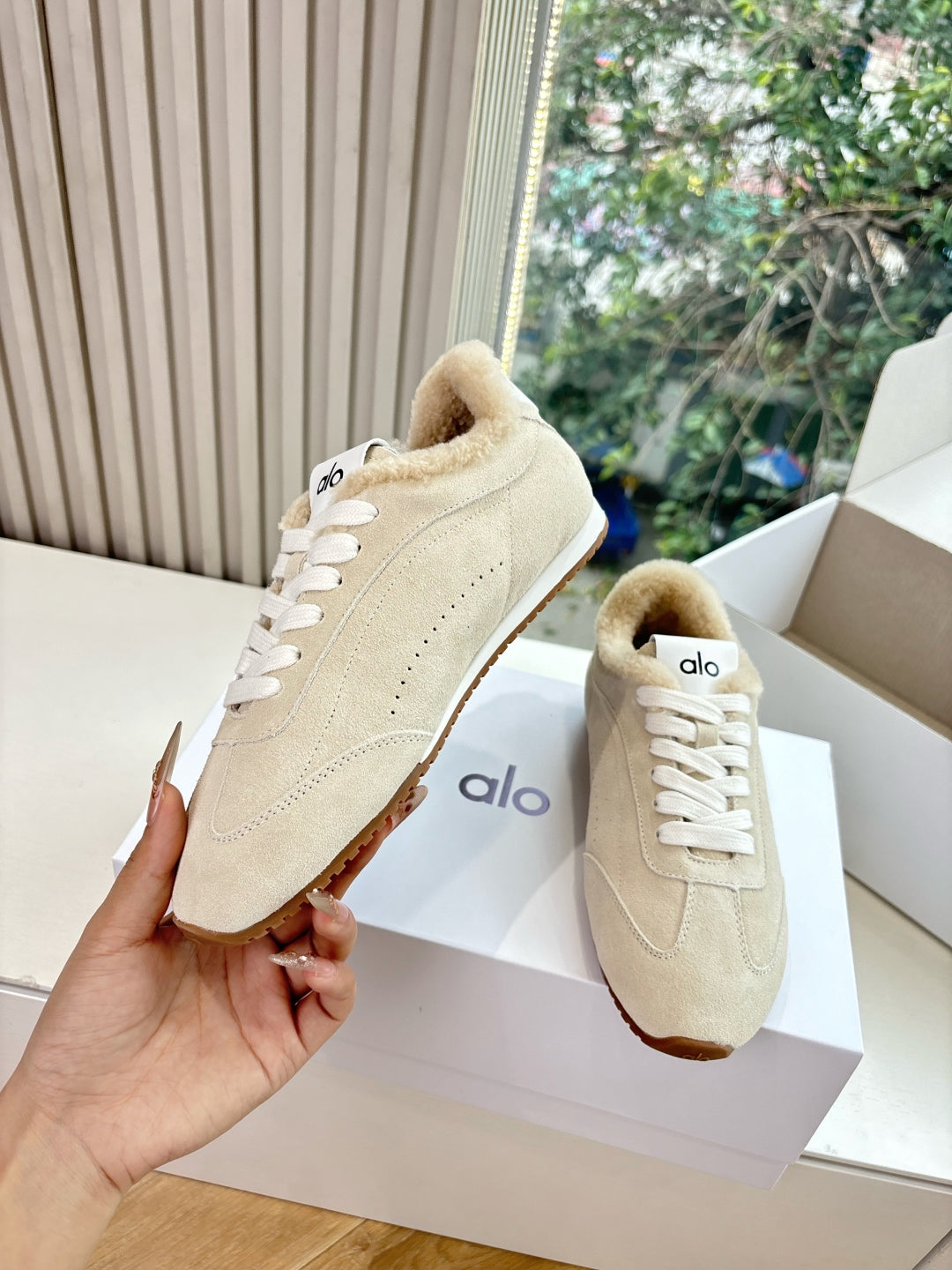 Alo Yoga Sneaker