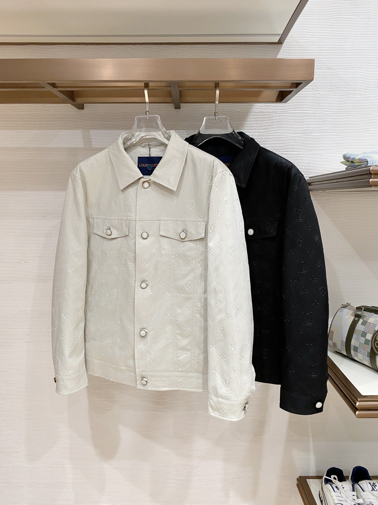 Louis Vuitton Deri Mont