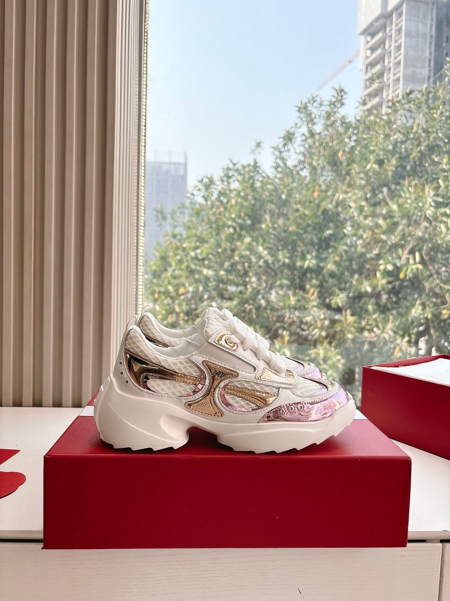 Roger Vivier Sneaker