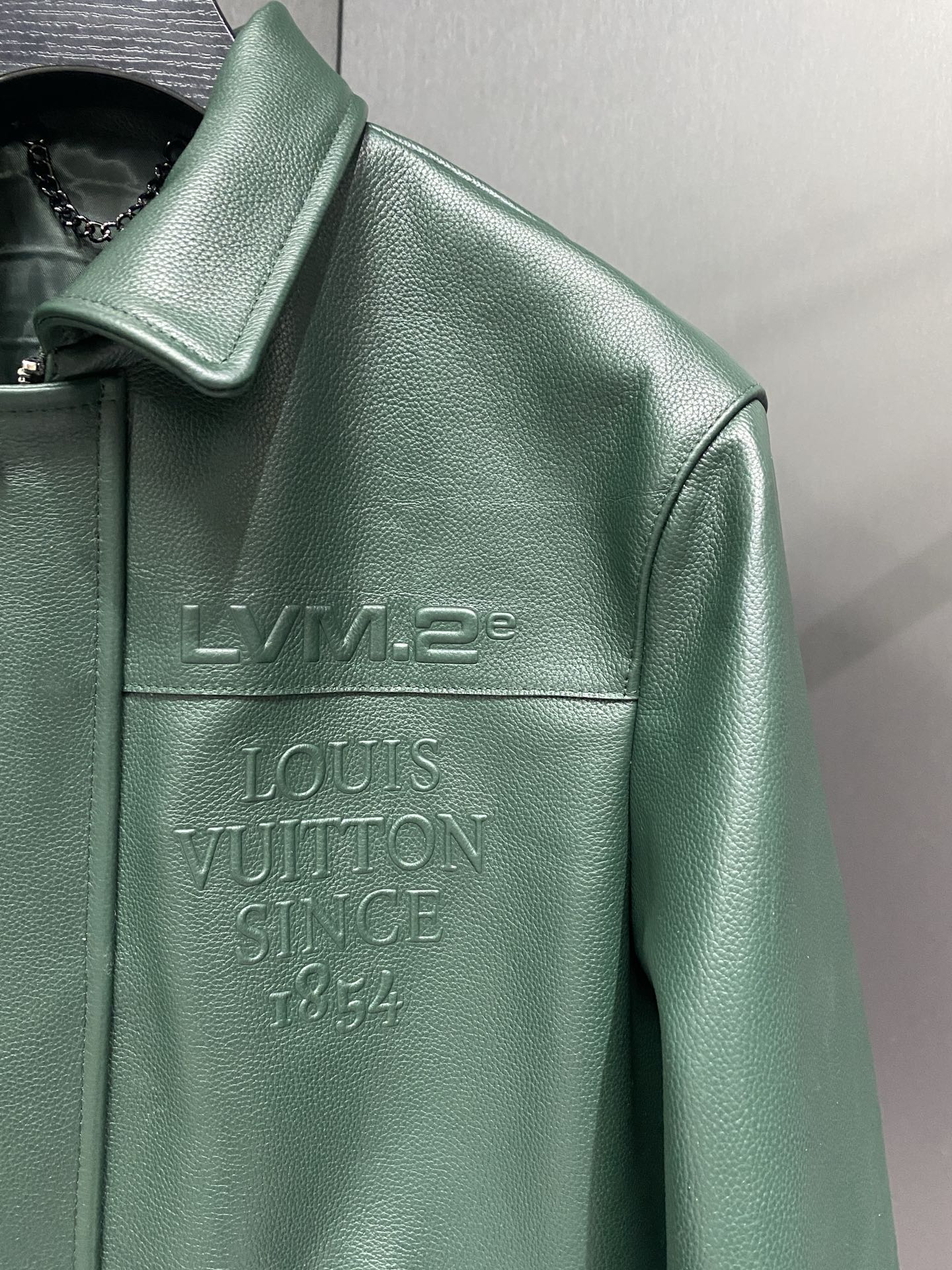 Louis Vuitton Deri Mont