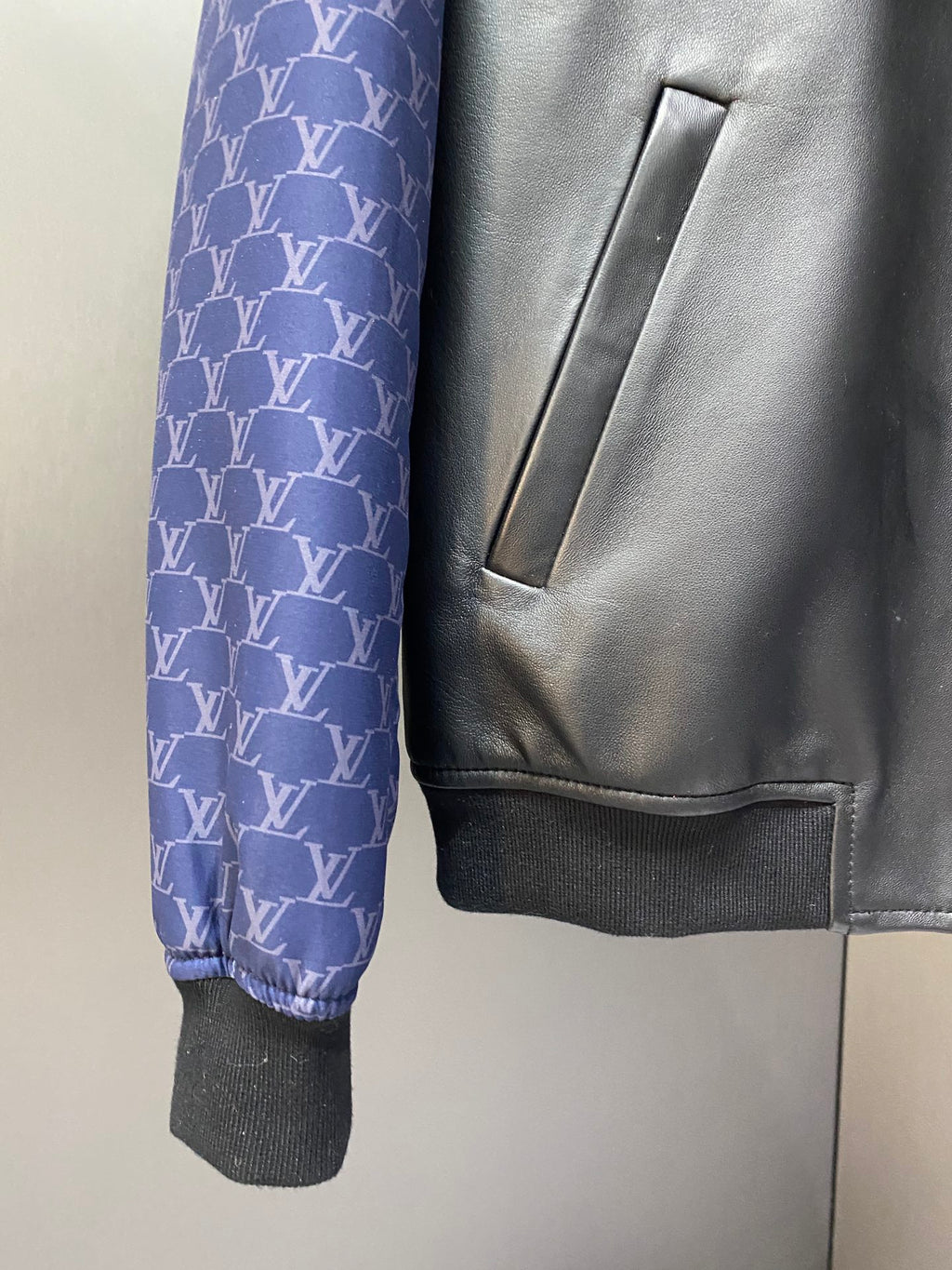 Louis Vuitton Deri Mont