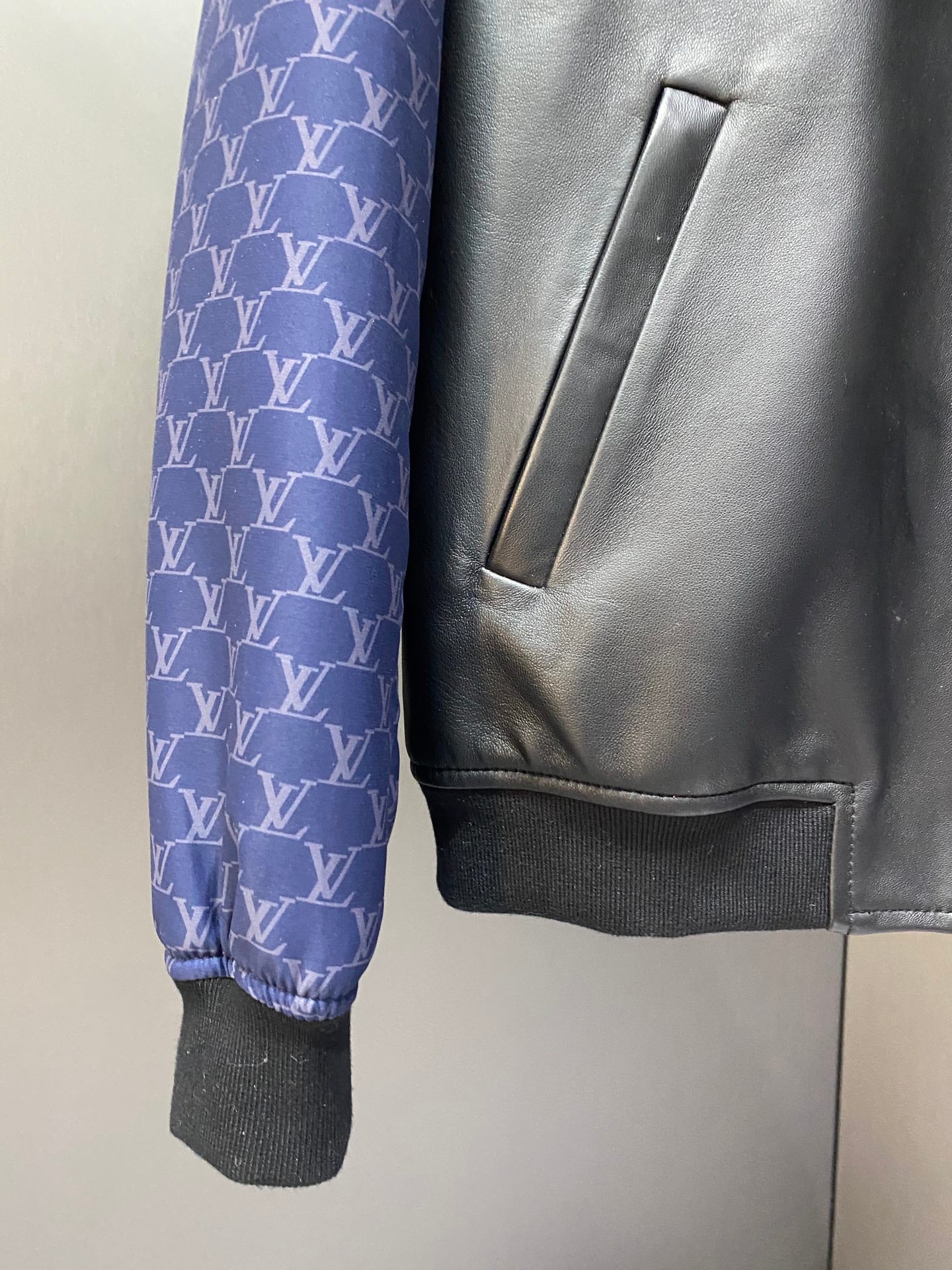 Louis Vuitton Deri Mont