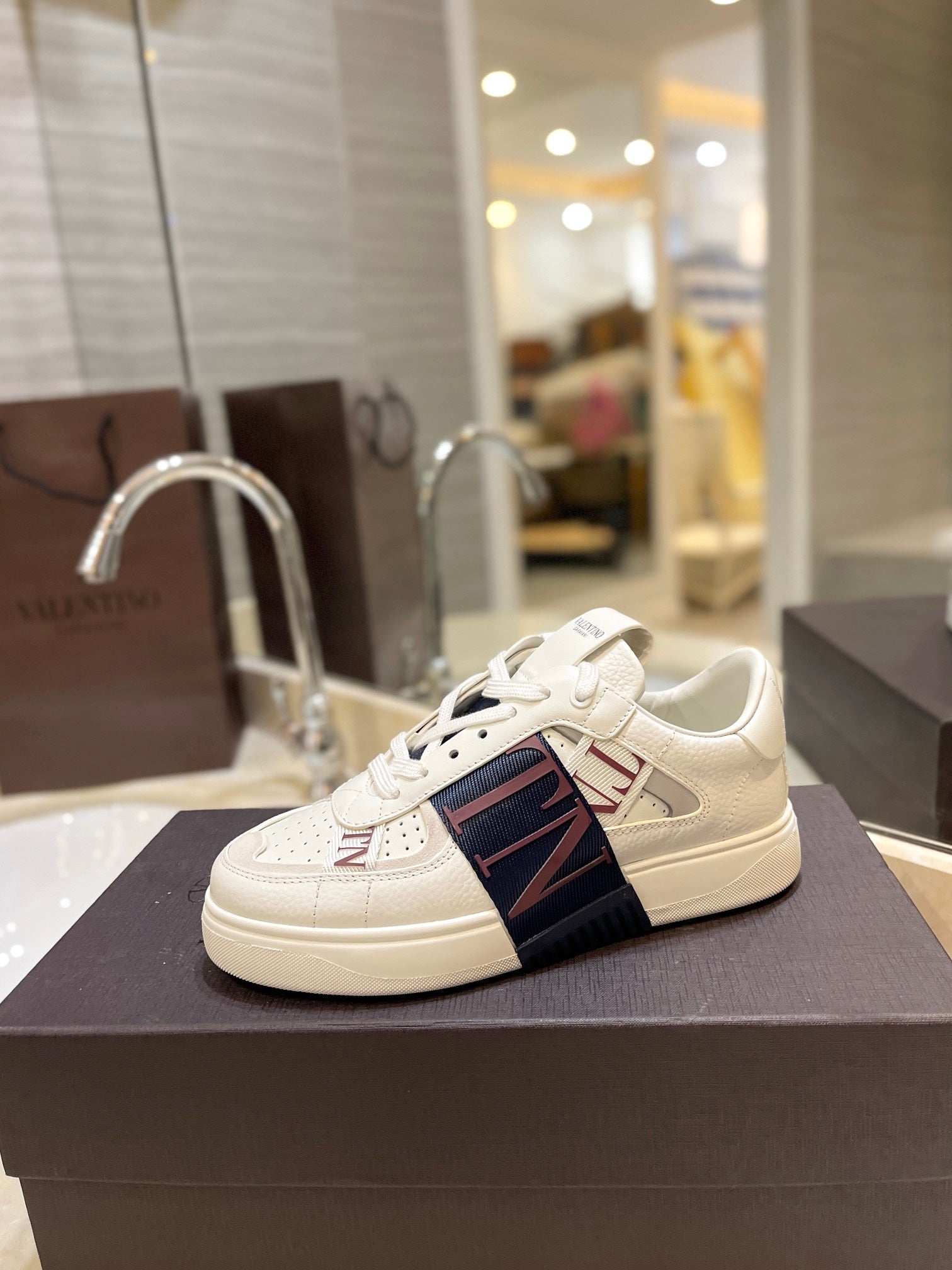 Valentino Sneaker