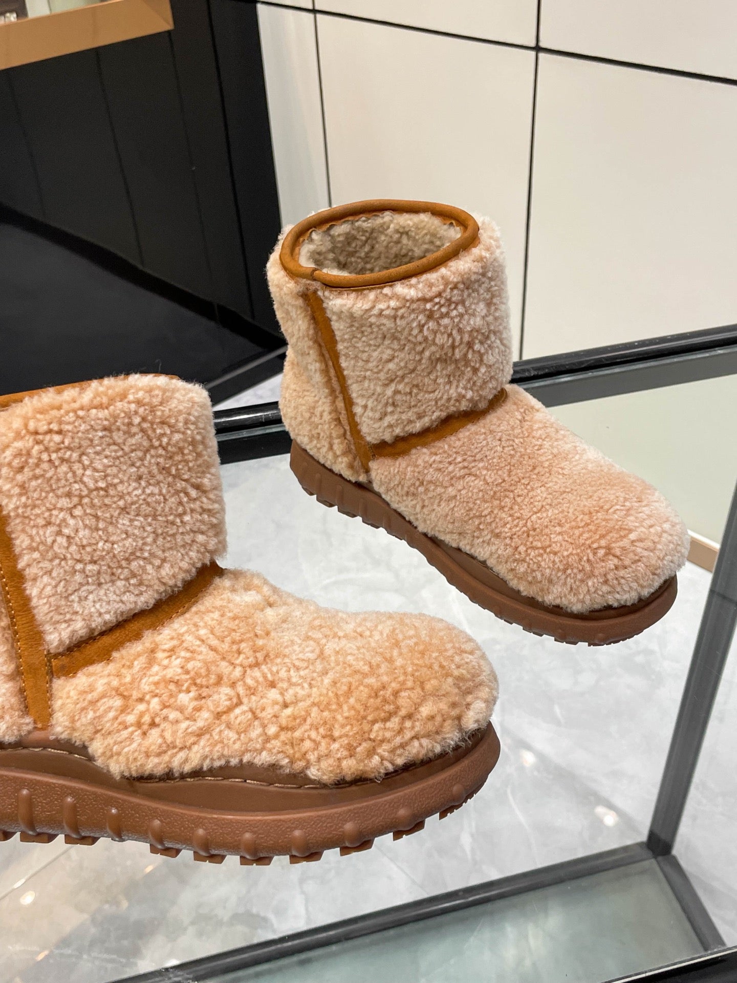Ugg 2025 New