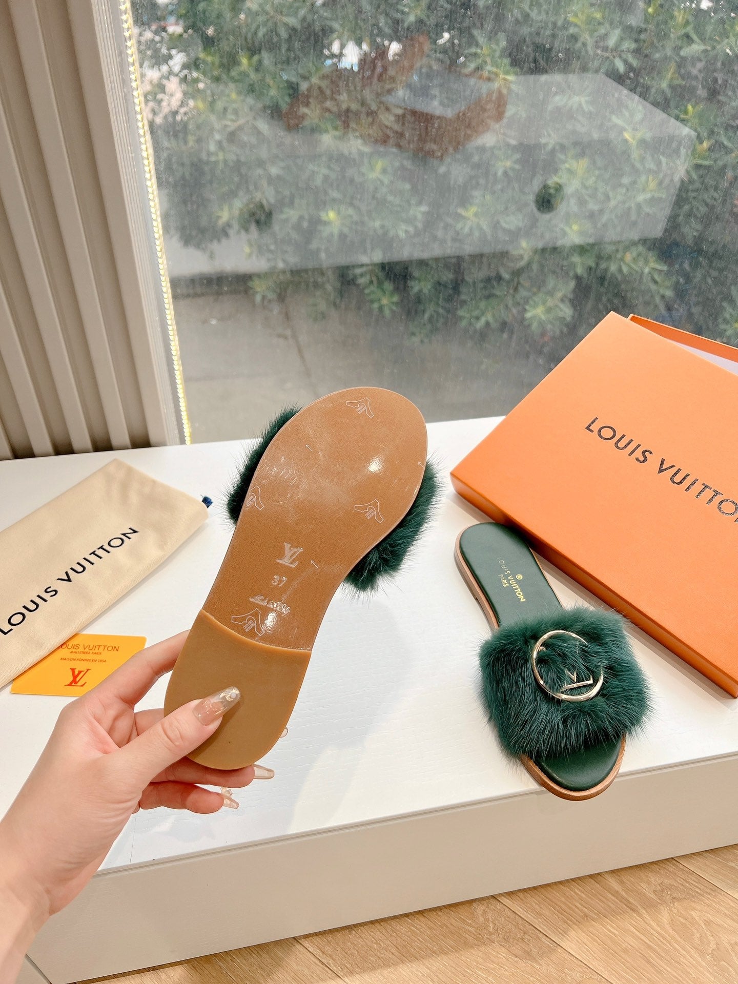 Louis Vuitton Slipper