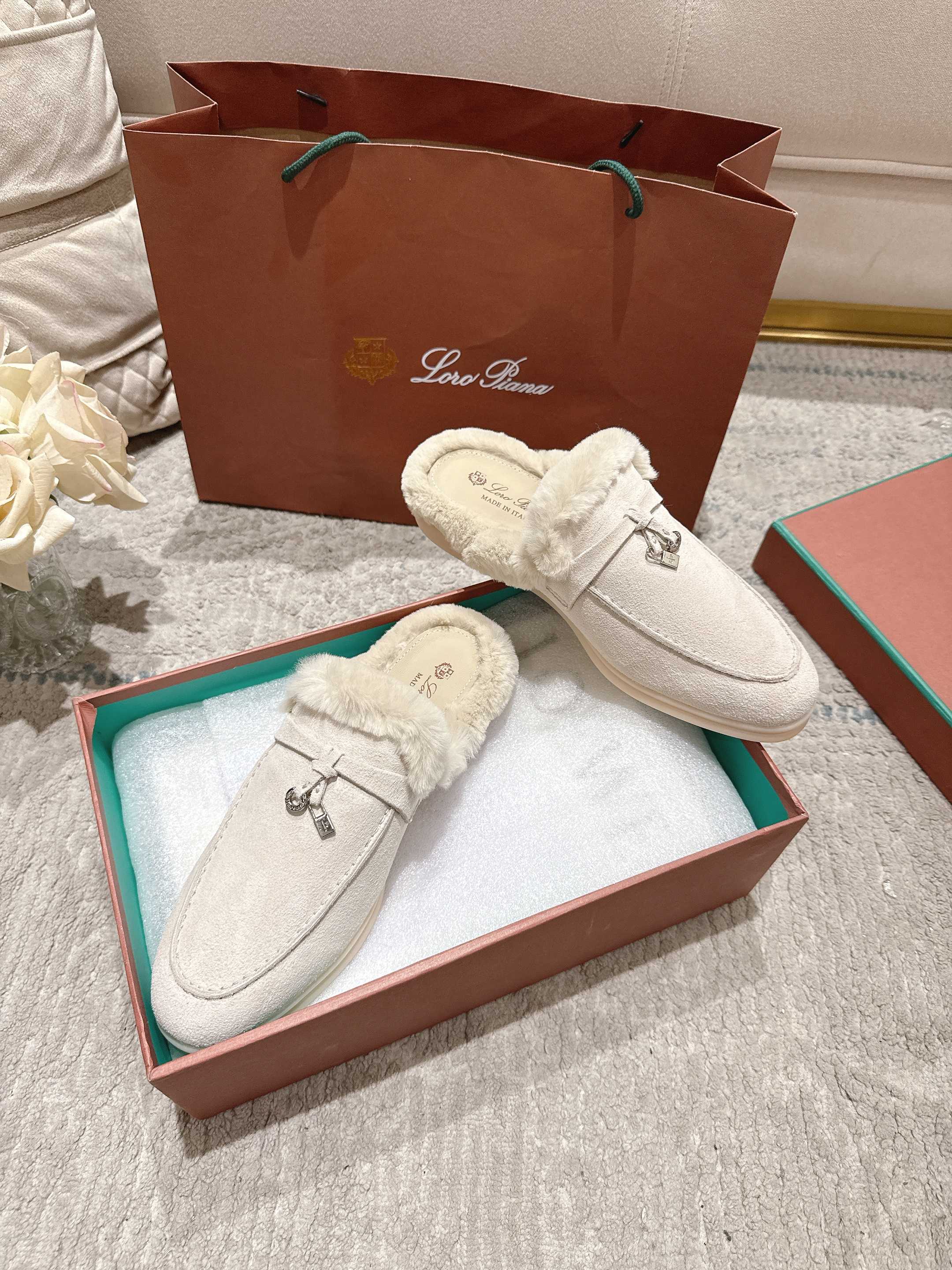 Loro Piana Slipper