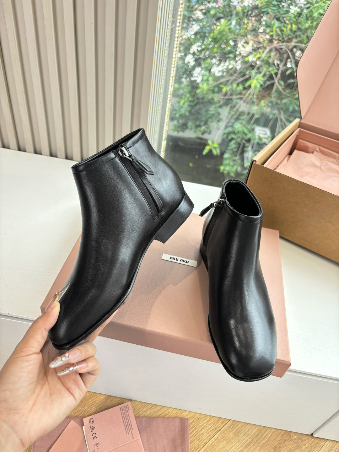 Miu Miu Deri Kısa Bot