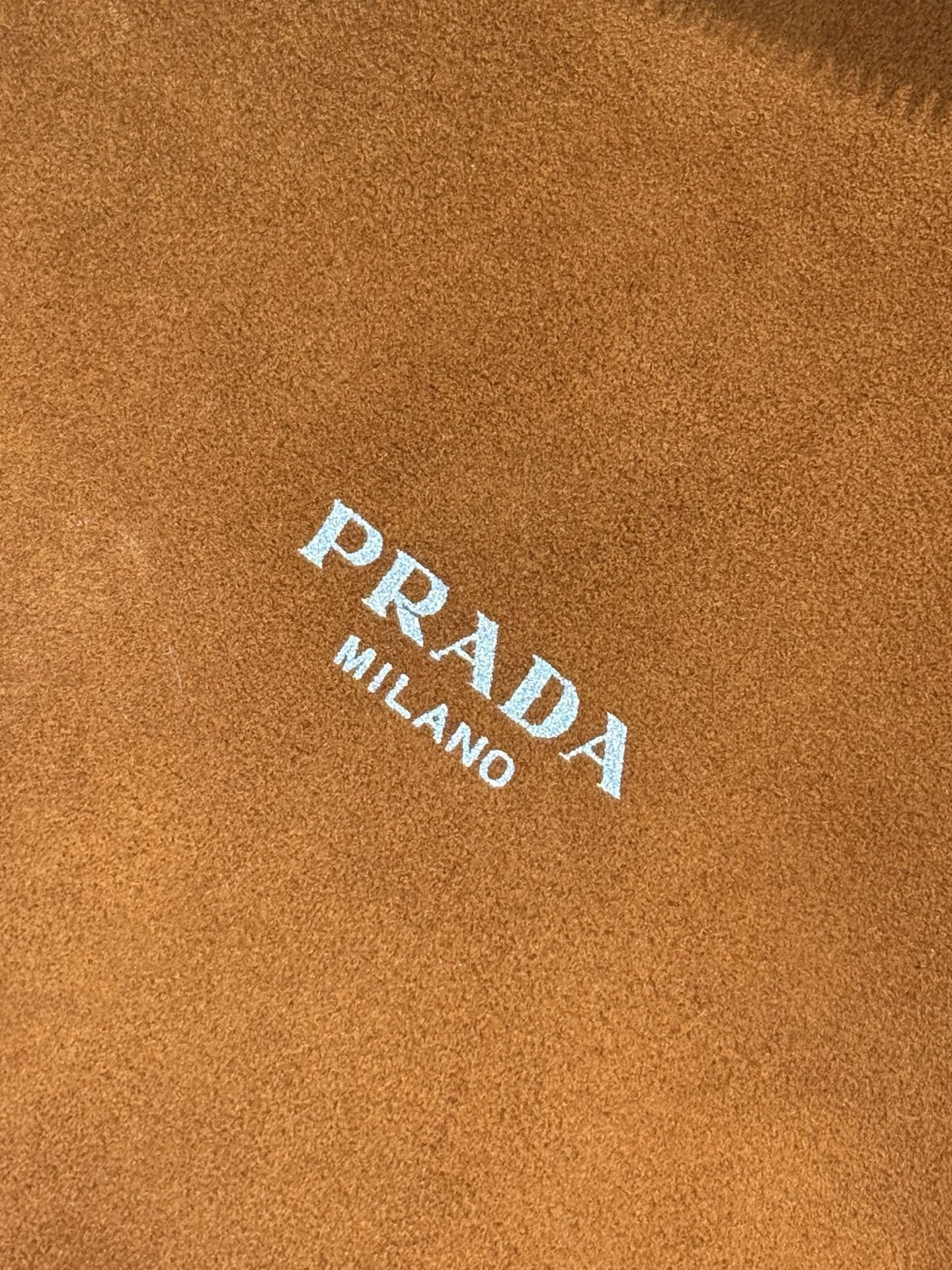 Prada Mont