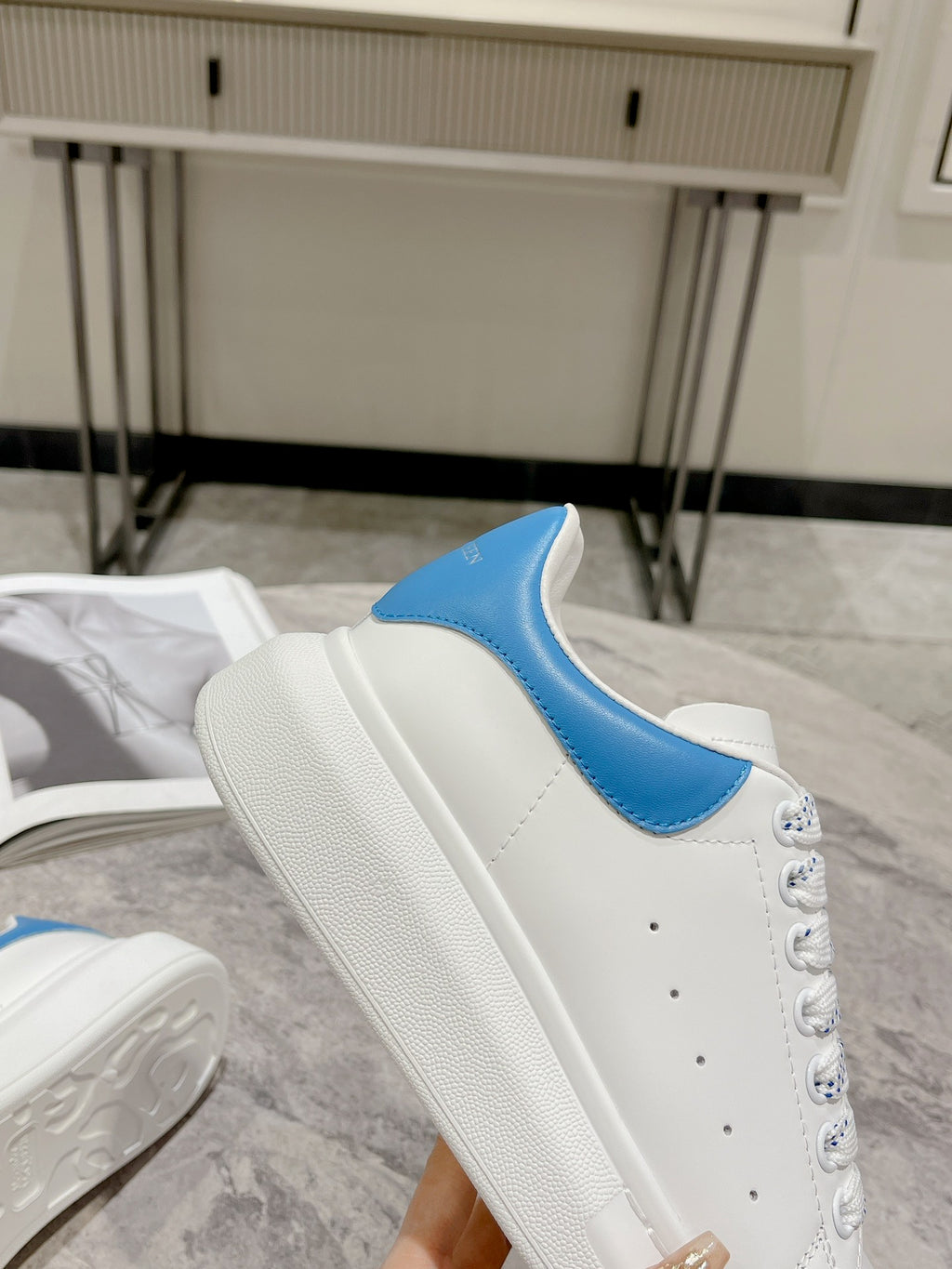 Alexander McQueen Sneaker