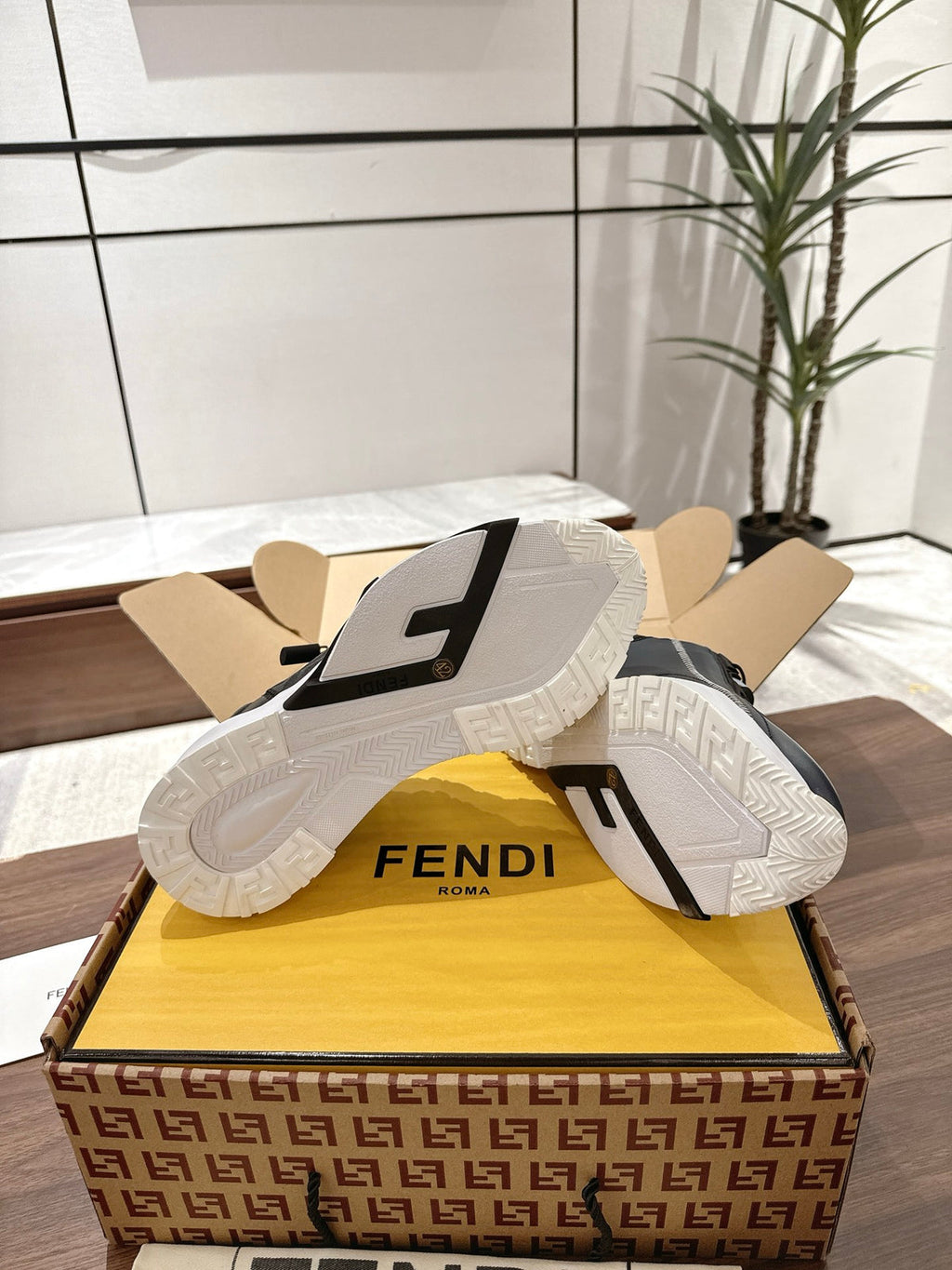 Fendi Sneaker Hemen Teslim İndirimli