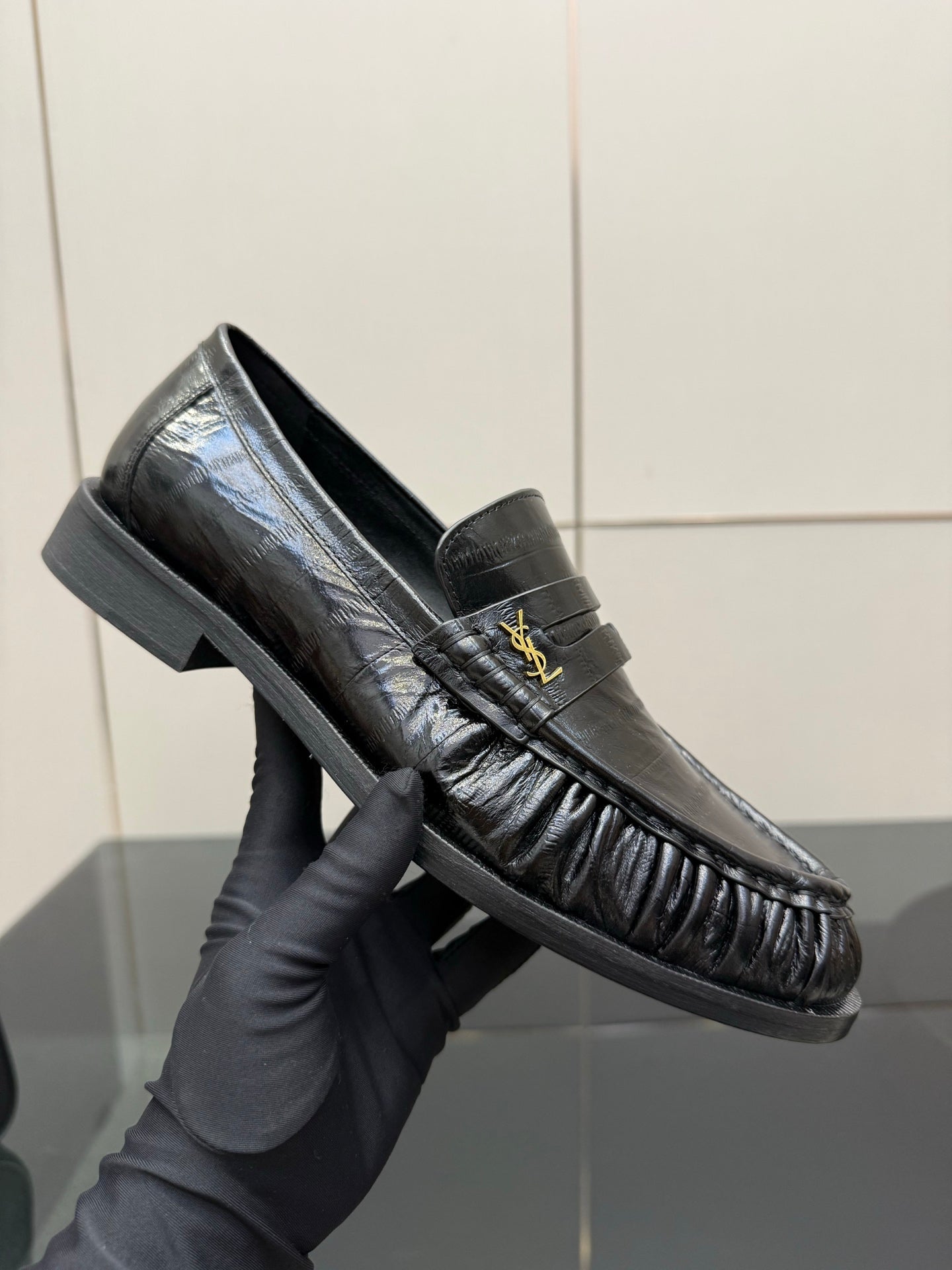 Yves Saint Laurent Loafer
