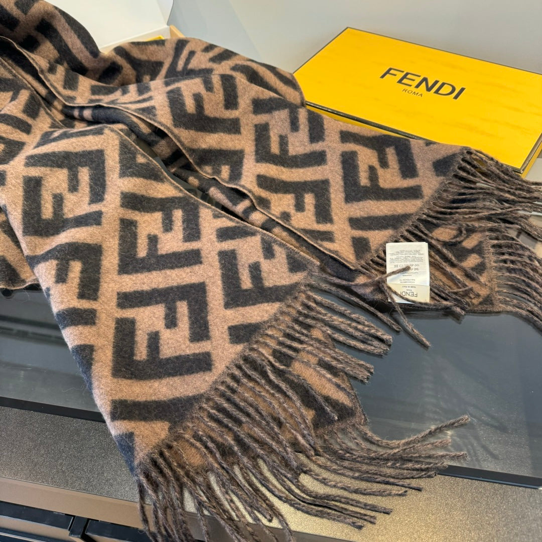 Fendi Atkı