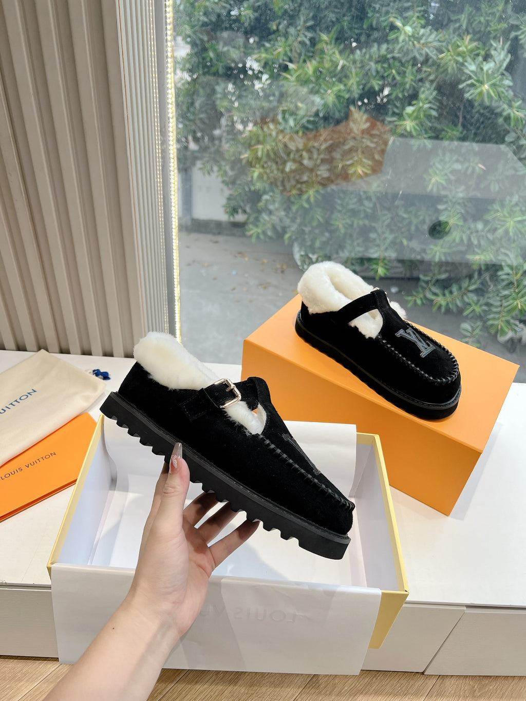 Louis Vuitton Slipper