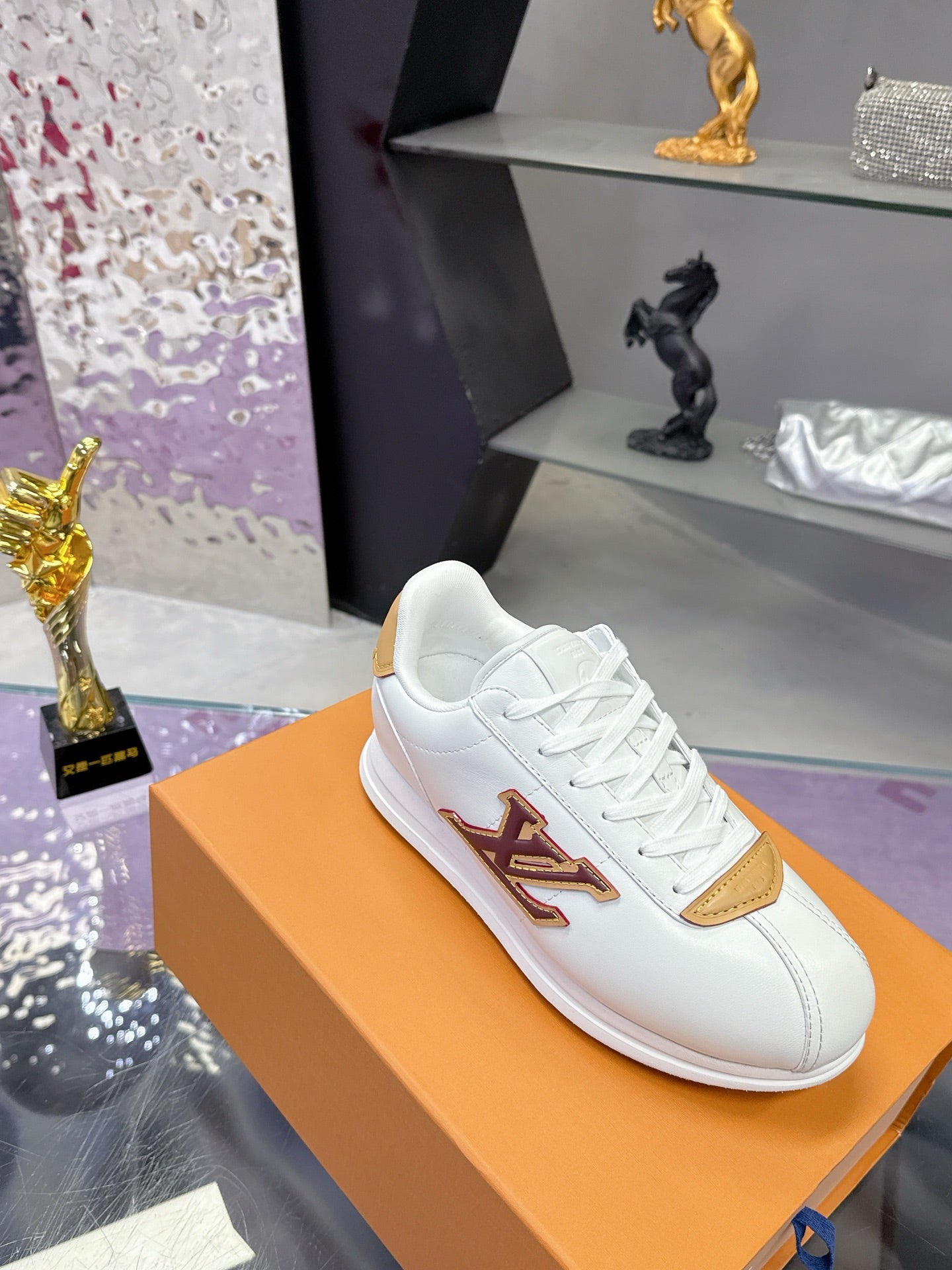 Louis Vuitton Sneaker