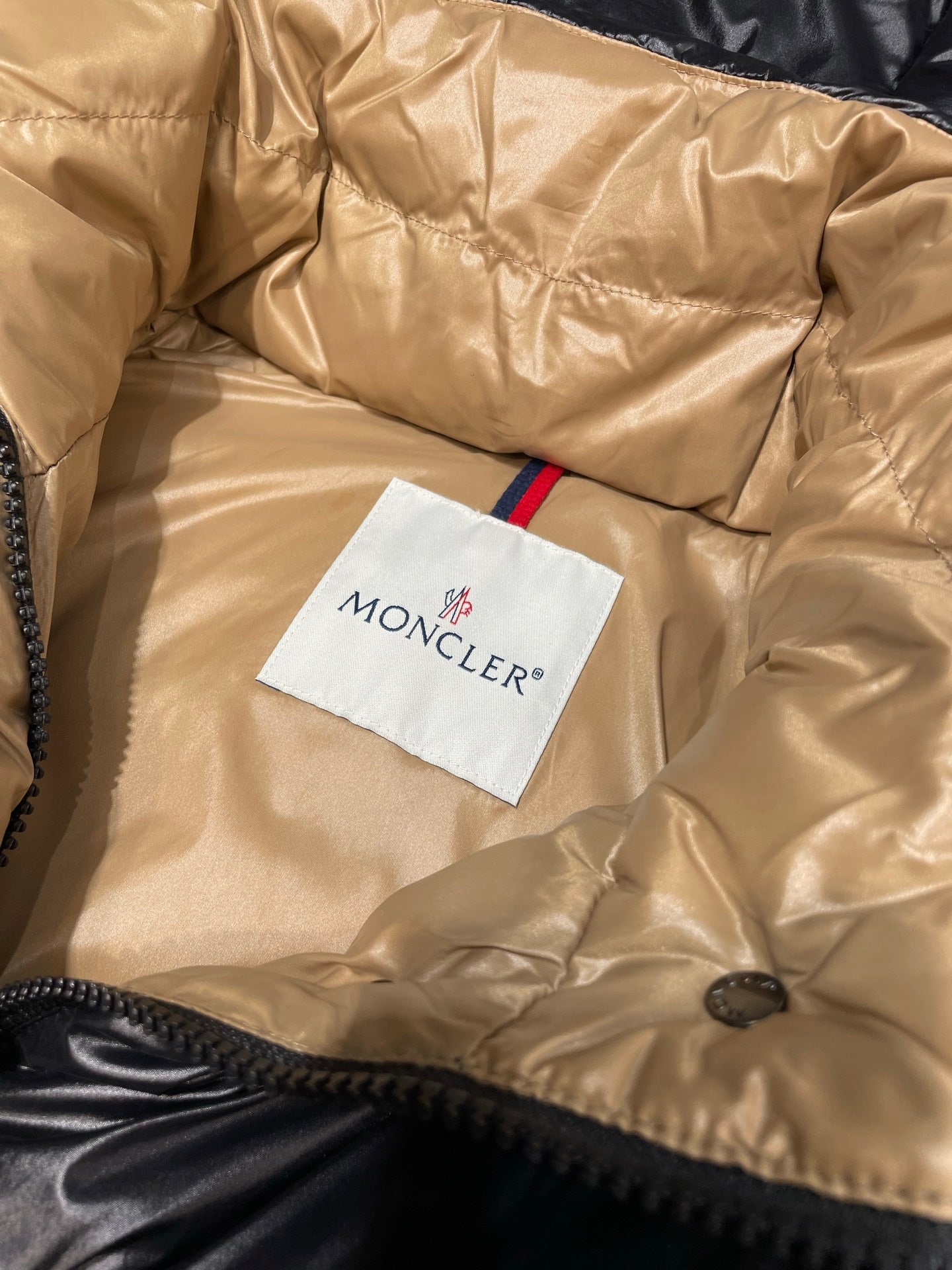Moncler Kastüyü Mont