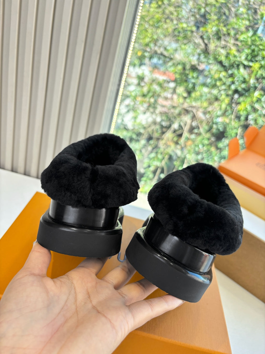 Louis Vuitton Slipper