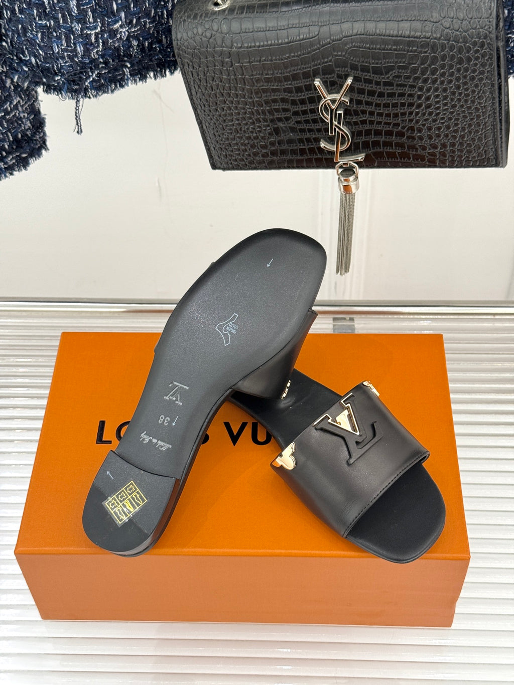 Louis Vuitton Slipper